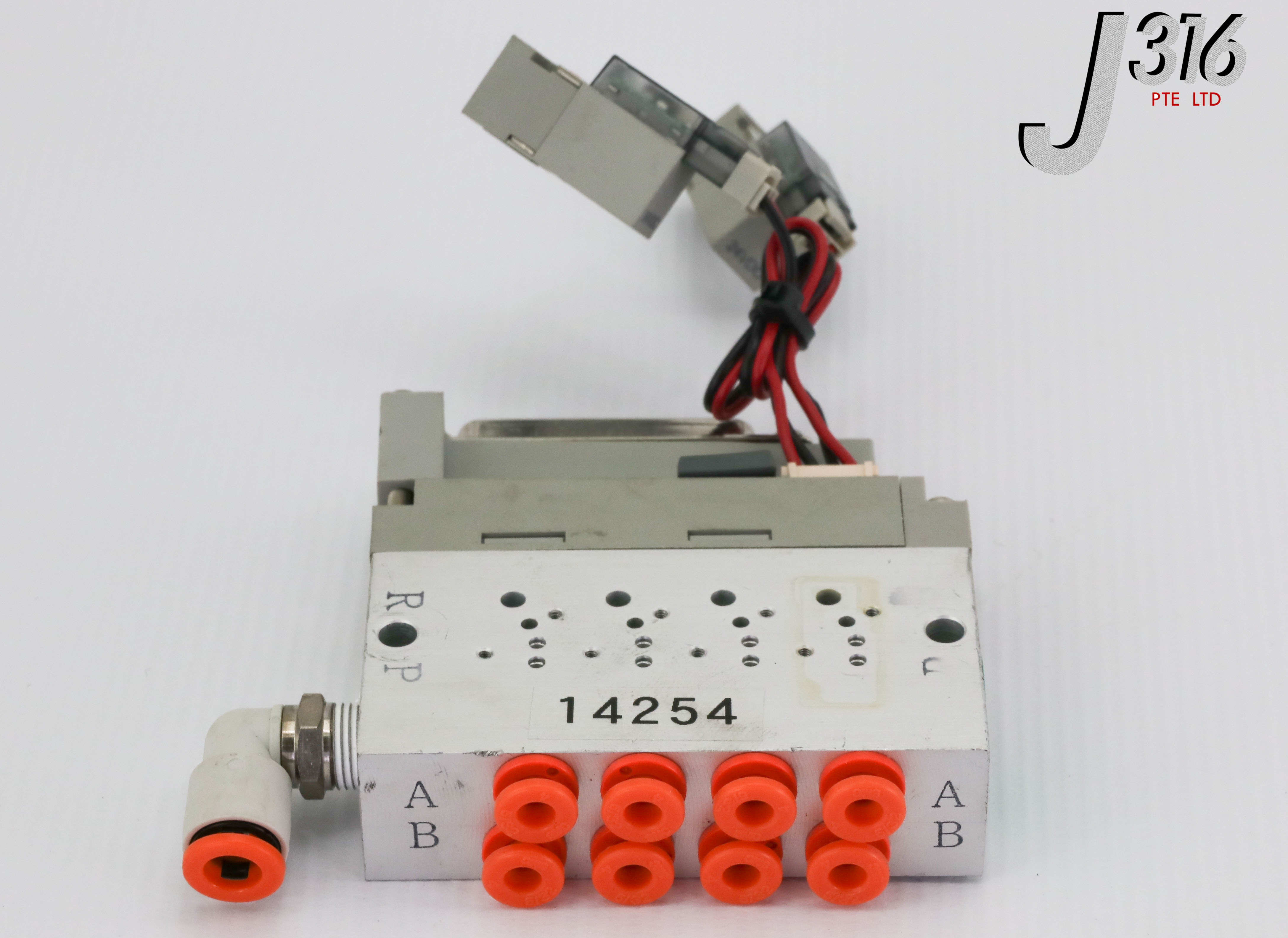 公式写真Ｂ 14254 LAM RESEARCH 4-STATIONS MANIFOLD VALVE ASSY 772-800722-005
